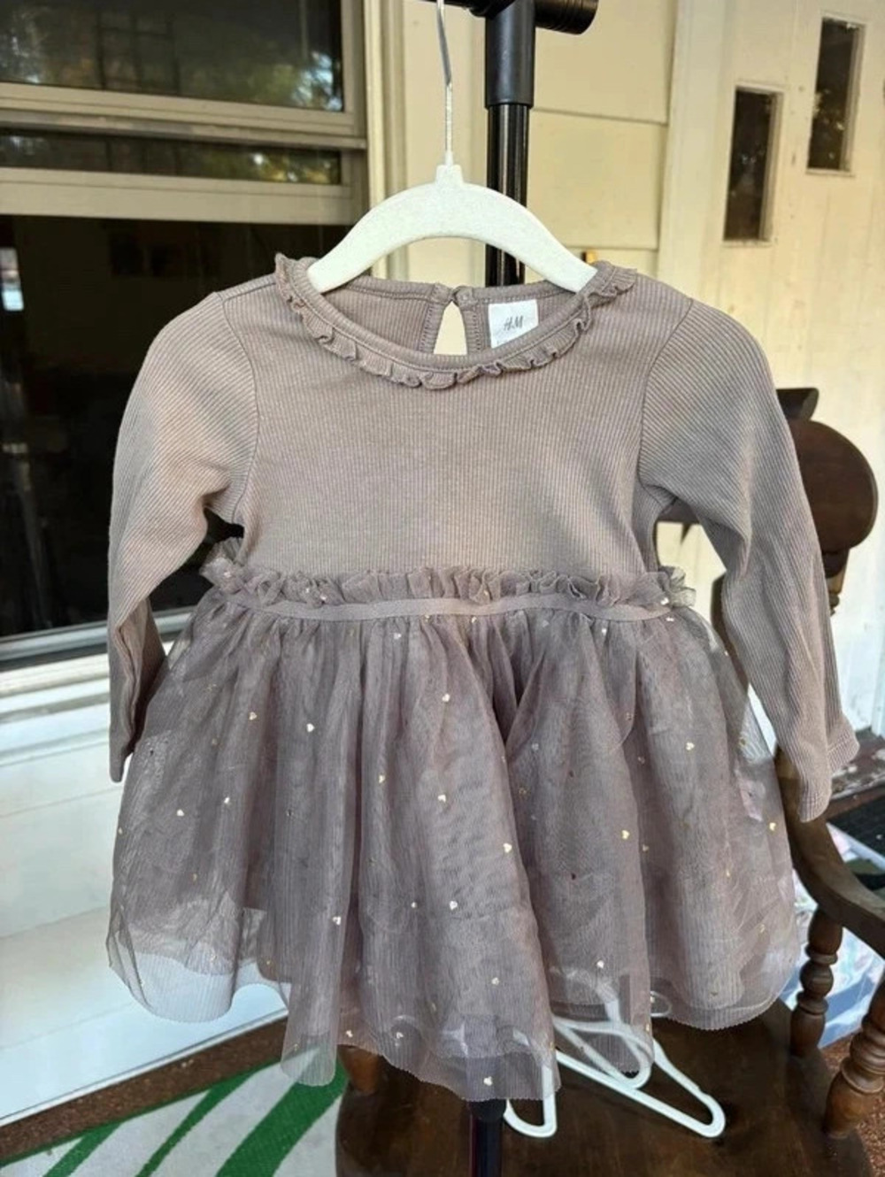 H&M Baby Taupe Ribbed Tulle Dress Gold Hearts 4–6M
